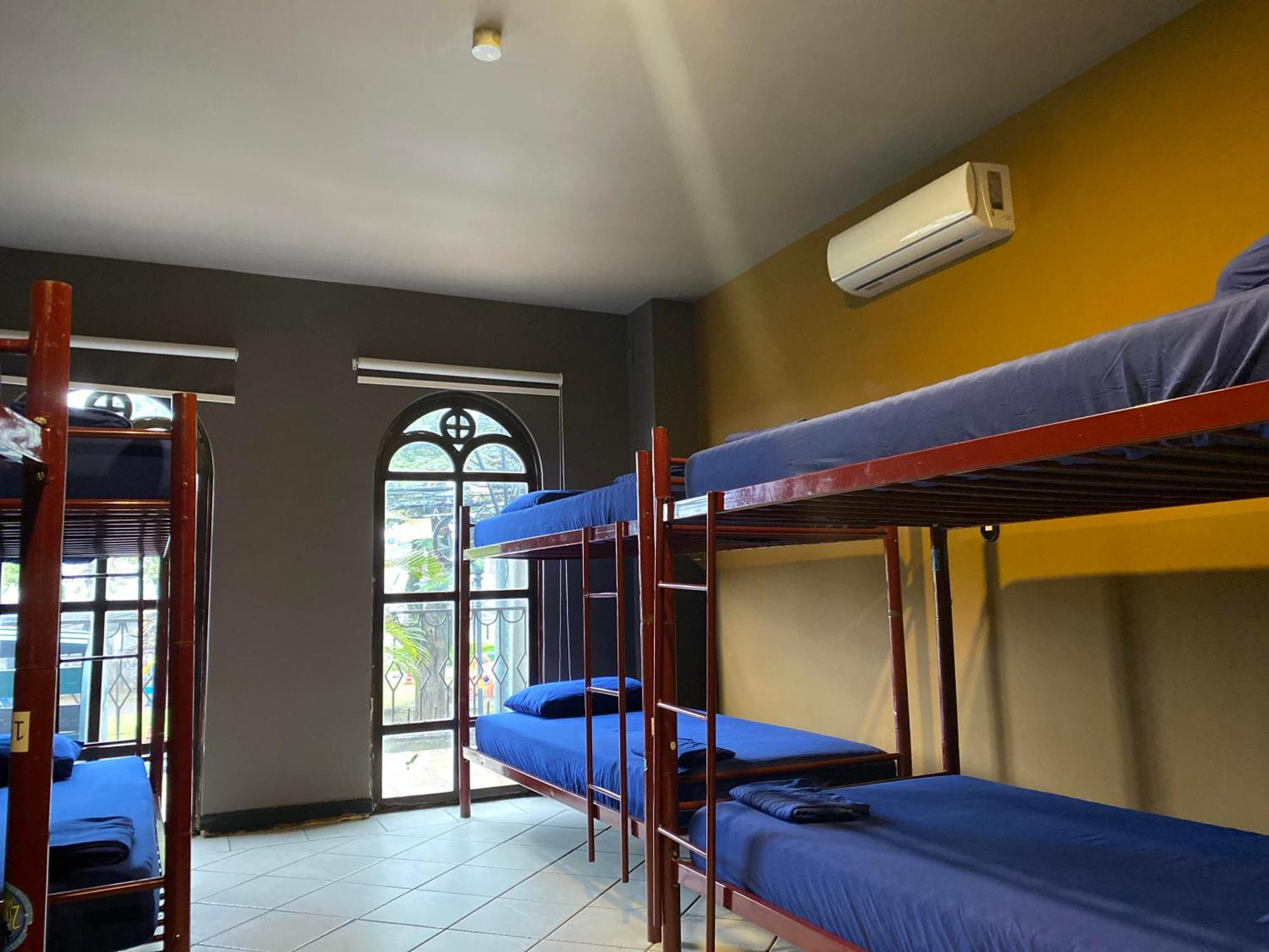 Alajuela Backpackers Airport Hostel Екстериор снимка